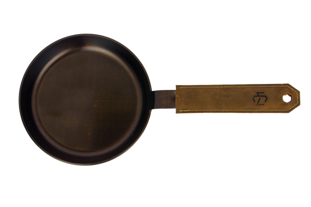 8" Skillet Leather Sleeve by Cast-A-Way Carbon